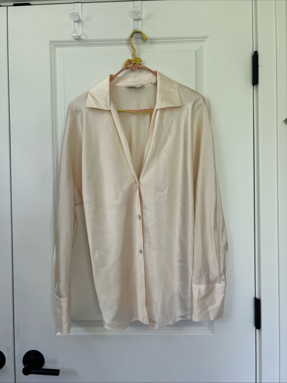 $425 VINCE size L Ivory Silk Satin Open Neck Dolman Sleeve Blouse Top
